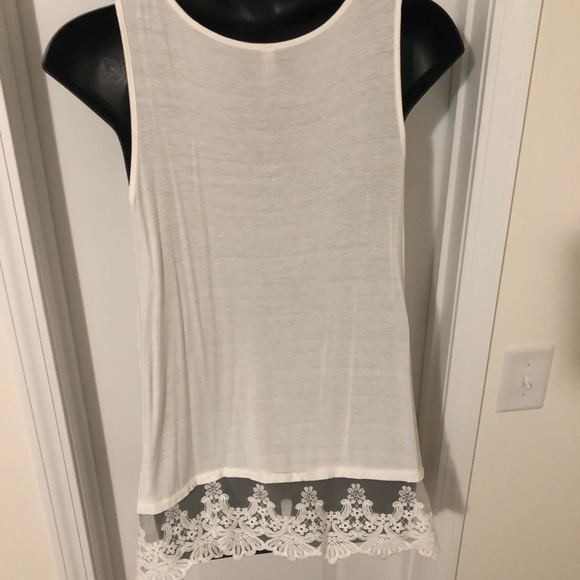 Emerald White/Slightly Off White Flowy Lace Bottom Tank Size 2X - Picture 5 of 6